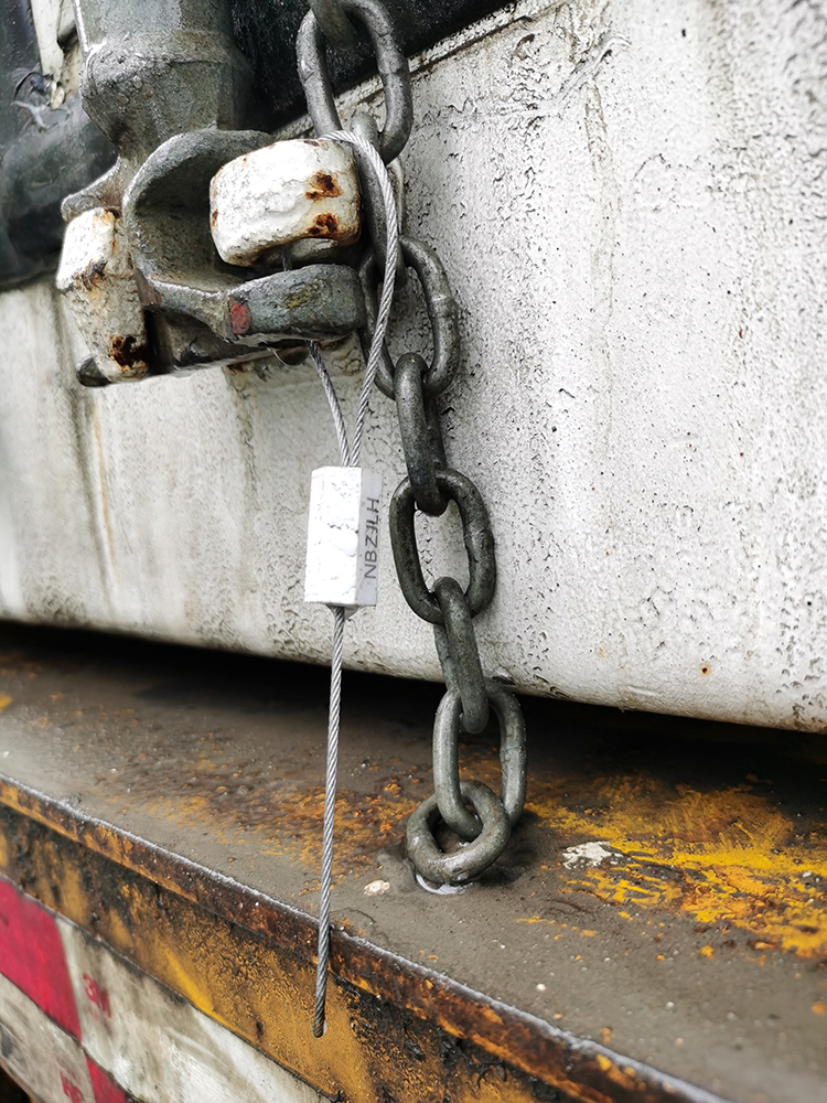 Alkeseal hexagonal cable seal.jpg