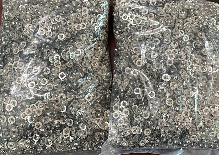 Plastic Seal Metal Clips.jpg